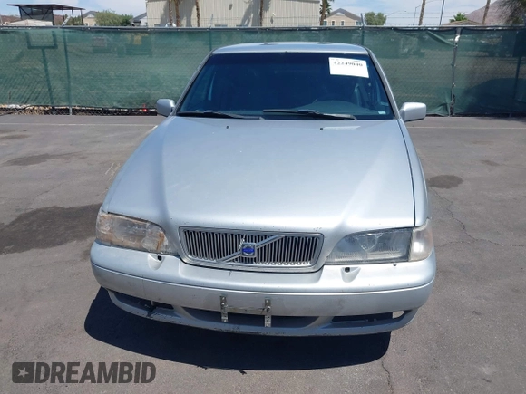1999 Volvo S70 z VIN YV1LS55A0X2597598, wystawiony jako IAAI lot #42249040 z przebiegiem 280 390 mil mil oraz . Historia ofert i sprzedaży dostępna na DreamBid. Obrazek 6.