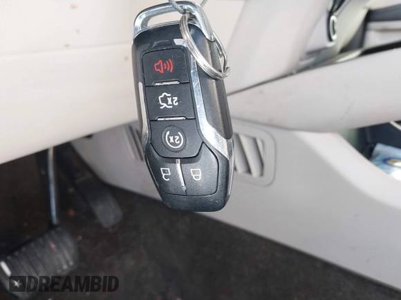 2017 Lincoln MKX Reserve with VIN 2LMPJ8LP8HBL40591, listed as a IAAI auction lot 41307767 with 99,601 mi miles and . Bid and sale history available at DreamBid. Image 11.