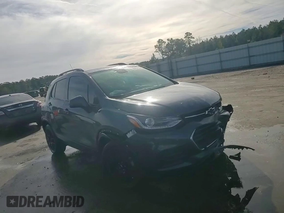 2022 Chevrolet Trax LT with VIN KL7CJPSM5NB565811, listed as a Copart auction lot 86262184 with 19,148 mi miles and Salvage Title. Bid and sale history available at carsss.com. Image 15.