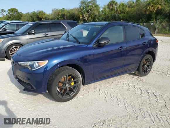 2020 Alfa Romeo Stelvio Sport z VIN ZASPAJAN8L7C91197, wystawiony jako Copart lot #74494494 z przebiegiem Nie podano mil oraz Nie do naprawy • Non repairable. Historia ofert i sprzedaży dostępna na DreamBid. Obrazek 1.