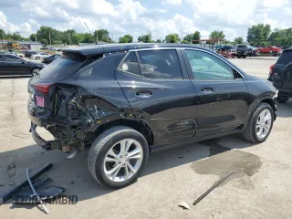 2021 Buick Encore GX Preferred z VIN KL4MMBS23MB115759, wystawiony jako Copart lot #61928665 z przebiegiem 28 565 mil mil oraz Szkoda całkowita • Salvage title. Historia ofert i sprzedaży dostępna na DreamBid. Obrazek 3.