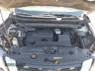 2017 Nissan Pathfinder SV z VIN 5N1DR2MM6HC687085, wystawiony jako IAAI lot #41793687 z przebiegiem 138 842 mil mil oraz . Historia ofert i sprzedaży dostępna na DreamBid. Obrazek 10.