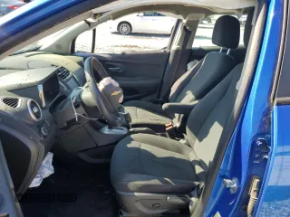 2016 Chevrolet Trax LS z VIN KL7CJKSB1GB545415, wystawiony jako Copart lot #52863185 z przebiegiem 109 058 mil mil oraz Szkoda całkowita • Salvage title. Historia ofert i sprzedaży dostępna na DreamBid. Obrazek 7.