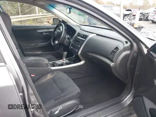 2014 Nissan Altima SV with VIN 1N4AL3AP1EN355509, listed as a IAAI auction lot 40895974 with 264,525 mi miles and . Bid and sale history available at carsss.com. Image 5.