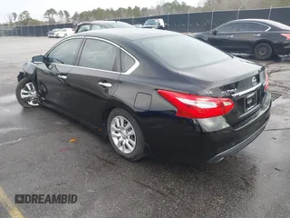 2017 Nissan Altima S z VIN 1N4AL3AP8HC226263, wystawiony jako IAAI lot #41304326 z przebiegiem 150 556 mil mil oraz . Historia ofert i sprzedaży dostępna na DreamBid. Obrazek 3.