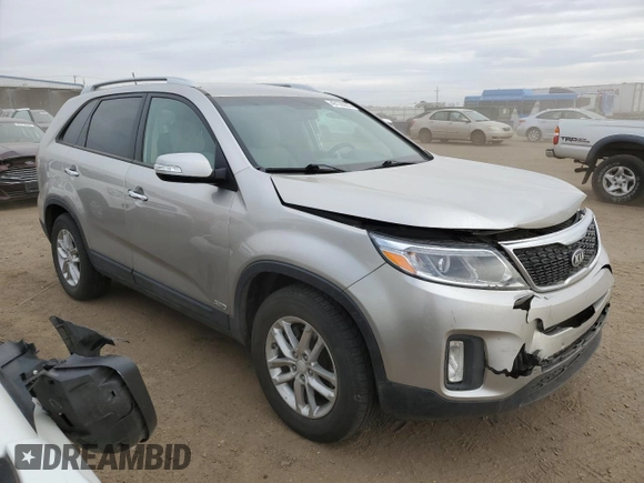 2015 Kia Sorento LX with VIN 5XYKTDA6XFG633831, listed as a Copart auction lot 49139905 with 85,359 mi miles and Salvage Title. Bid and sale history available at carsss.com. Image 4.