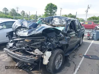 2009 Chevrolet Avalanche 2LT z VIN 3GNFK22039G194858, wystawiony jako IAAI lot #42219784 z przebiegiem 229 757 mil mil oraz . Historia ofert i sprzedaży dostępna na DreamBid. Obrazek 6.