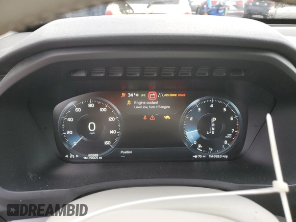 2016 Volvo XC90 Momentum with VIN YV4102XK1G1068042, listed as a Copart auction lot 38305163 with 100,589 mi miles. Bid and sale history available at carsss.com. Image 9.