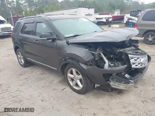 2019 Ford Explorer XLT with VIN 1FM5K7DH1KGB01563, listed as a IAAI auction lot 41548017 with 95,379 mi miles. Bid and sale history available at carsss.com. Image 1.