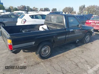 1987 Toyota Pickup with VIN JT4RN50R8H0277401, listed as a IAAI auction lot 42148719 with 239,923 mi miles and . Bid and sale history available at DreamBid. Image 4.