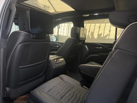 2024 Cadillac Escalade 4WD Sport Platinum with VIN 1GYS4GKL9RR176710, listed as a Copart auction lot 80228794 with 914 mi miles and Clean Title. Bid and sale history available at carsss.com. Image 6.