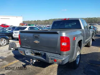 2009 Chevrolet Silverado 1500 LT with VIN 1GCEK29J59Z146698, listed as a IAAI auction lot 41812415 with 232,632 mi miles. Bid and sale history available at carsss.com. Image 4.