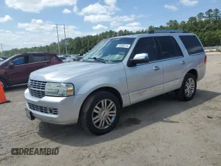 2010 Lincoln Navigator z VIN 5LMJJ2H51AEJ08525, wystawiony jako Copart lot #54598315 z przebiegiem 191 014 mil mil oraz Szkody całkowita. Historia ofert i sprzedaży dostępna na DreamBid. Obrazek 1.