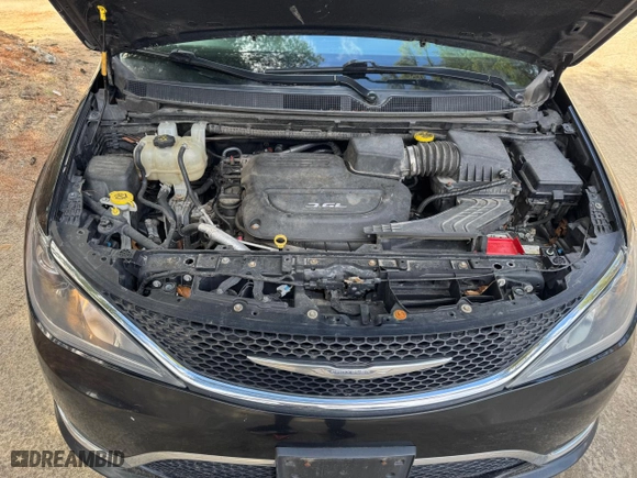 2017 Chrysler Pacifica Touring-L with VIN 2C4RC1BG8HR794164, listed as a Copart auction lot 53701525 with 228,461 mi miles and Clean Title. Bid and sale history available at carsss.com. Image 7.