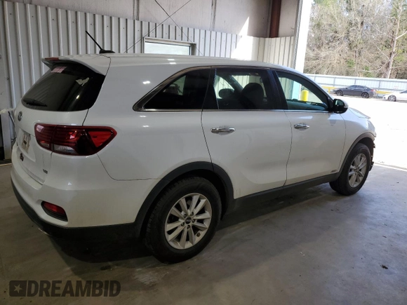 2020 Kia Sorento LX V6 with VIN 5XYPGDA53LG631156, listed as a Copart auction lot 44070025 with 114,084 mi miles and Salvage Title. Bid and sale history available at carsss.com. Image 3.