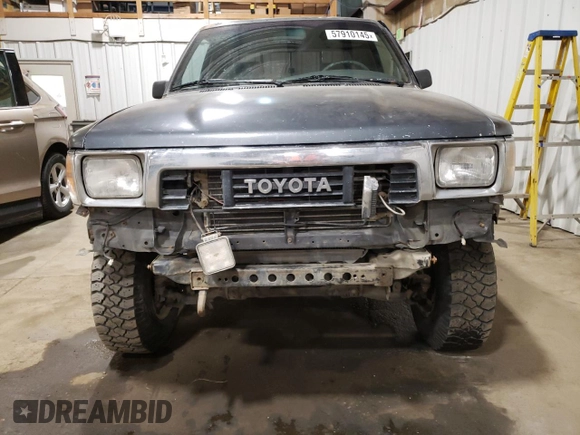 1991 Toyota Pickup с VIN JT4RN13P0M6028973, выставлен на аукционе Copart как лот 57910145 с пробегом 197 629 миль миль и Списание • Salvage title. История ставок и продаж доступна на DreamBid. Изображение 5.
