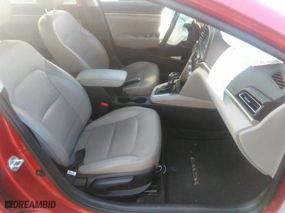 2019 Hyundai Elantra SEL with VIN 5NPD84LF4KH486061, listed as a IAAI auction lot 40950500 with 80,290 mi miles. Bid and sale history available at carsss.com. Image 5.