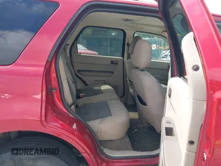 2008 Ford Escape XLT with VIN 1FMCU93188KD07261, listed as a IAAI auction lot 42633109 with 250,178 mi miles and . Bid and sale history available at DreamBid. Image 8.