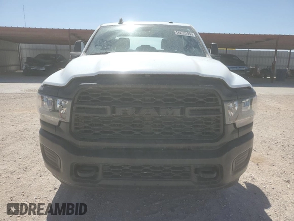2023 Ram 2500 Tradesman z VIN 3C6UR5CL7PG565787, wystawiony jako Copart lot #47864515 z przebiegiem 53 313 mil mil oraz Czysty tytuł • Clean title. Historia ofert i sprzedaży dostępna na DreamBid. Obrazek 5.