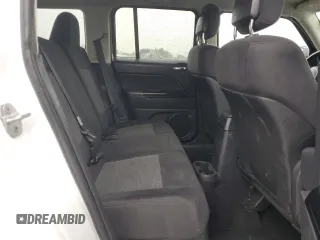 2011 Jeep Patriot Latitude z VIN 1J4NF1GB2BD280818, wystawiony jako Copart lot #56779975 z przebiegiem 172 738 mil mil oraz Czysty tytuł • Clean title. Historia ofert i sprzedaży dostępna na DreamBid. Obrazek 11.