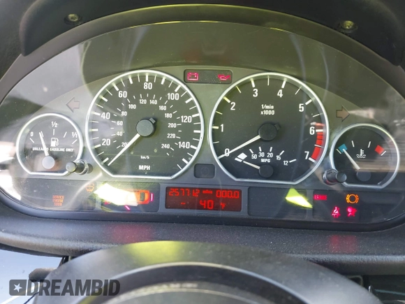2002 BMW 3 Series 325i with VIN WBAET374X2NH01044, listed as a IAAI auction lot 42021446 with 257,712 mi miles. Bid and sale history available at carsss.com. Image 7.