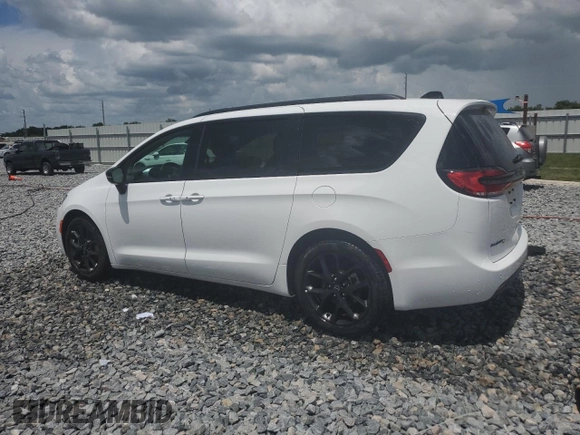 2025 Chrysler Pacifica Limited with VIN 2C4RC1GG1SR539601, listed as a Copart auction lot 60714795 with 9,796 mi miles and Clean title. Bid and sale history available at DreamBid. Image 2.