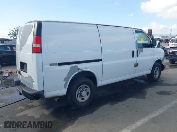 2008 Chevrolet Express Cargo Van with VIN 1GCGG25C181180278, listed as a IAAI auction lot 41720252 with 1 mi miles. Bid and sale history available at carsss.com. Image 4.