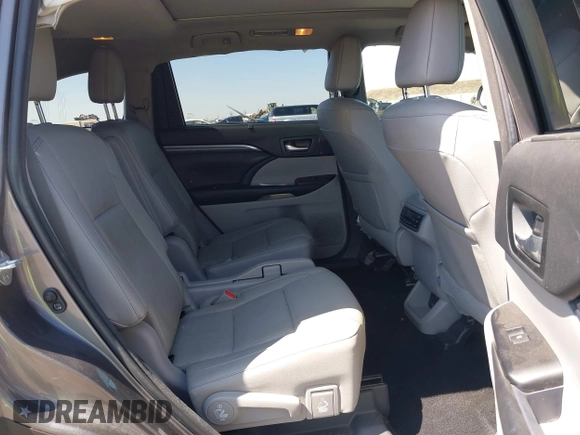 2018 Toyota Highlander Limited with VIN 5TDDZRFH1JS851022, listed as a IAAI auction lot 42527334 with 69,991 mi miles and . Bid and sale history available at DreamBid. Image 8.