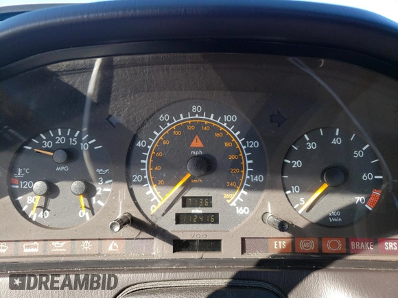 1995 Mercedes-Benz SL z VIN WDBFA63E8SF123853, wystawiony jako Copart lot #45917634 z przebiegiem 112 416 mil mil oraz Nie do naprawy. Historia ofert i sprzedaży dostępna na DreamBid. Obrazek 9.
