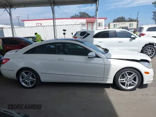 2013 Mercedes-Benz E 350 with VIN WDDKJ5KB1DF197335, listed as a IAAI auction lot 42272831 with 58,092 mi miles and . Bid and sale history available at DreamBid. Image 13.