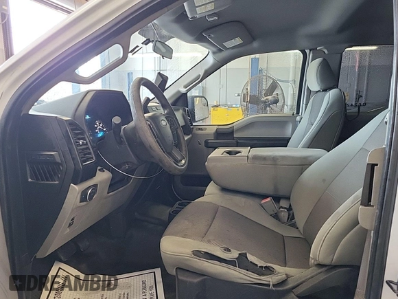 2018 Ford F-150 XL z VIN 1FTFX1E58JKF35180, wystawiony jako IAAI lot #42782023 z przebiegiem 105 516 mil mil oraz . Historia ofert i sprzedaży dostępna na DreamBid. Obrazek 23.