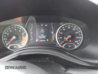 2017 Jeep Renegade Latitude z VIN ZACCJBBB2HPF86999, wystawiony jako IAAI lot #42203107 z przebiegiem 103 348 mil mil oraz . Historia ofert i sprzedaży dostępna na DreamBid. Obrazek 7.