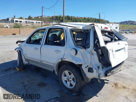 2005 Ford Escape Hybrid with VIN 1FMCU96H55KD91317, listed as a IAAI auction lot 41813426 with 250,978 mi miles. Bid and sale history available at carsss.com. Image 3.
