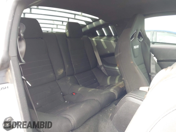 2013 Ford Mustang V6 z VIN 1ZVBP8AM2D5262788, wystawiony jako IAAI lot #41782437 z przebiegiem 54 013 mil mil oraz . Historia ofert i sprzedaży dostępna na DreamBid. Obrazek 8.