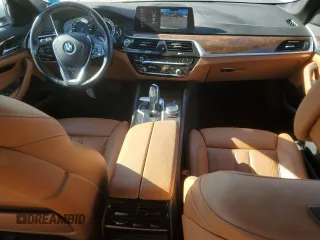 2018 BMW 5 Series 530i xDrive z VIN WBAJA7C55JWA73915, wystawiony jako Copart lot #42592435 z przebiegiem 85 371 mil mil oraz Nie do naprawy • Non repairable. Historia ofert i sprzedaży dostępna na DreamBid. Obrazek 8.