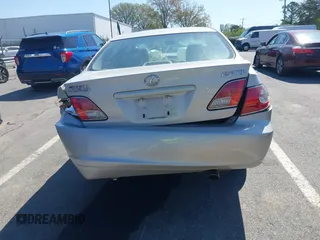 2003 Lexus ES 300 with VIN JTHBF30G530134530, listed as a IAAI auction lot 41875938 with 233,424 mi miles. Bid and sale history available at carsss.com. Image 16.