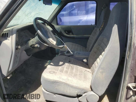1993 Ford Ranger STX z VIN 1FTCR14U8PPA18186, wystawiony jako Copart lot #58465675 z przebiegiem 83 813 mil mil oraz Czysty tytuł • Clean title. Historia ofert i sprzedaży dostępna na DreamBid. Obrazek 7.