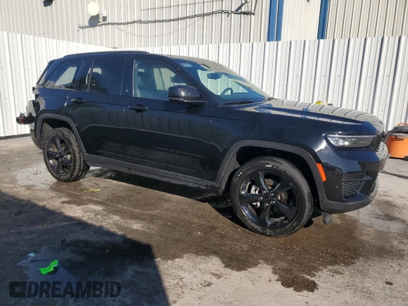 2023 Jeep Grand Cherokee Altitude with VIN 1C4RJGAG0PC647774, listed as a Copart auction lot 88018375 with 33,283 mi miles and Clean title. Bid and sale history available at DreamBid. Image 4.