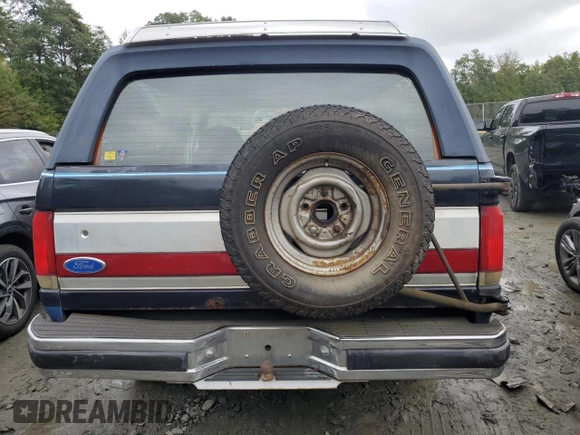 1989 Ford Bronco Custom z VIN 1FMEU15H6KLA27263, wystawiony jako Copart lot #73462704 z przebiegiem 88 209 mil mil oraz Szkoda całkowita • Salvage title. Historia ofert i sprzedaży dostępna na DreamBid. Obrazek 6.