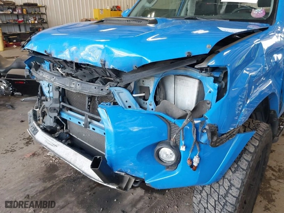 2019 Toyota 4Runner SR5 with VIN JTEBU5JR7K5645074, listed as a IAAI auction lot 41719821 with 116,514 mi miles. Bid and sale history available at carsss.com. Image 6.