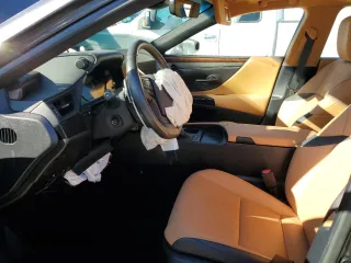 2024 Lexus ES 300h с VIN 58ADA1C15RU037046, выставлен на аукционе Copart как лот 79199074 с пробегом 18 135 миль миль и Списание • Salvage title. История ставок и продаж доступна на DreamBid. Изображение 7.