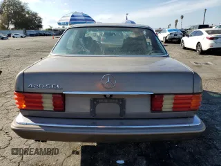 1988 Mercedes-Benz 420 420SEL with VIN WDBCA35D2JA420781, listed as a Copart auction lot 80836744 with 218,273 mi miles and Clean Title. Bid and sale history available at carsss.com. Image 6.