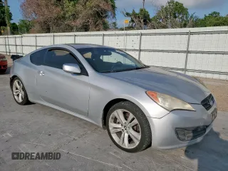 2011 Hyundai Genesis Coupe z VIN KMHHT6KDXBU042776, wystawiony jako Copart lot #57615765 z przebiegiem 200 352 mil mil oraz Szkoda całkowita • Salvage title. Historia ofert i sprzedaży dostępna na DreamBid. Obrazek 4.