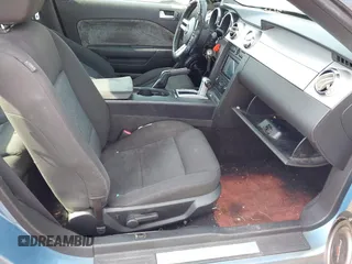 2006 Ford Mustang Standard with VIN 1ZVHT80N865246114, listed as a IAAI auction lot 42284710 with 211,763 mi miles and . Bid and sale history available at DreamBid. Image 5.