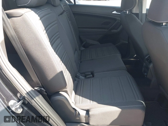 2024 Volkswagen Tiguan S z VIN 3VVRB7AX4RM226494, wystawiony jako IAAI lot #42000799 z przebiegiem 946 mil mil oraz . Historia ofert i sprzedaży dostępna na DreamBid. Obrazek 8.