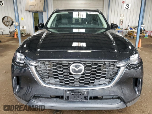 2024 Mazda CX-90 Select z VIN JM3KKAHDXR1163947, wystawiony jako Copart lot #56225205 z przebiegiem 22 340 mil mil oraz Czysty tytuł • Clean title. Historia ofert i sprzedaży dostępna na DreamBid. Obrazek 5.
