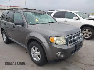 2010 Ford Escape XLT с VIN 1FMCU9D78AKB95229, выставлен на аукционе IAAI как лот 42366349 с пробегом 152 077 миль миль и . История ставок и продаж доступна на DreamBid. Изображение 18.