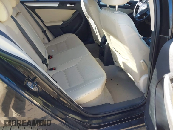 2013 Volkswagen Jetta SE с VIN 3VWDX7AJ4DM298274, выставлен на аукционе IAAI как лот 41444013 с пробегом 111 344 миль миль и . История ставок и продаж доступна на DreamBid. Изображение 8.