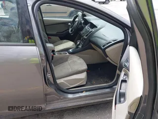 2014 Ford Focus SE with VIN 1FADP3K2XEL326882, listed as a IAAI auction lot 42183188 with 101,450 mi miles and . Bid and sale history available at carsss.com. Image 5.
