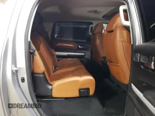 2021 Toyota Tundra Platinum z VIN 5TFAY5F17MX008071, wystawiony jako Copart lot #44320385 z przebiegiem 59 398 mil mil oraz Szkoda całkowita • Salvage title. Historia ofert i sprzedaży dostępna na DreamBid. Obrazek 10.